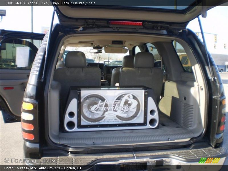 Onyx Black / Neutral/Shale 2006 GMC Yukon SLT 4x4