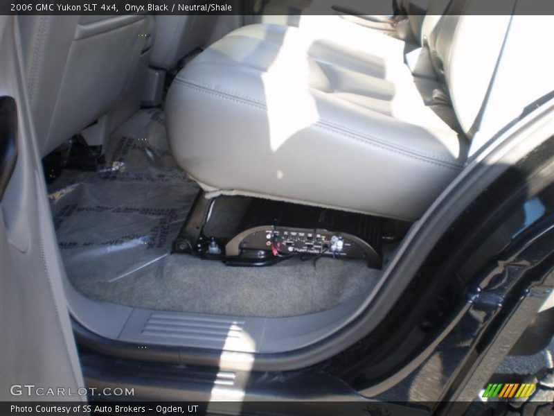 Onyx Black / Neutral/Shale 2006 GMC Yukon SLT 4x4