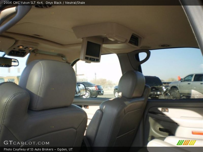 Onyx Black / Neutral/Shale 2006 GMC Yukon SLT 4x4