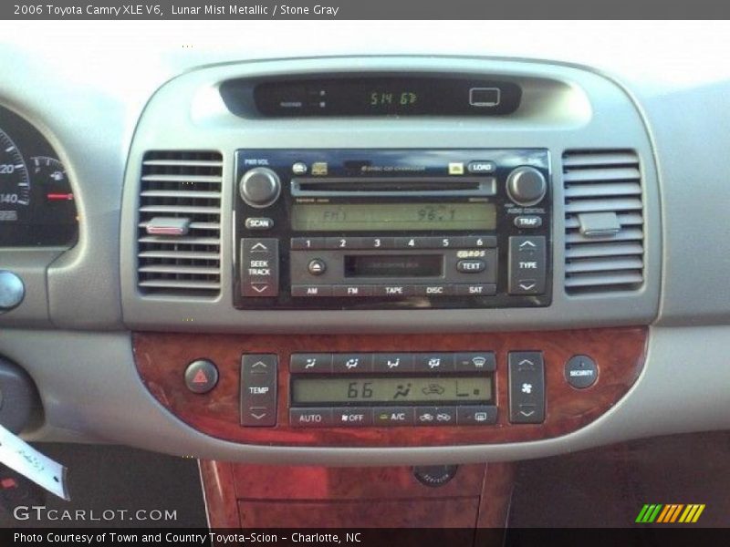 Lunar Mist Metallic / Stone Gray 2006 Toyota Camry XLE V6