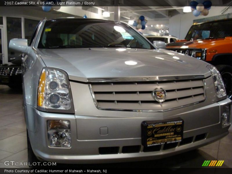 Light Platinum / Ebony 2007 Cadillac SRX 4 V6 AWD