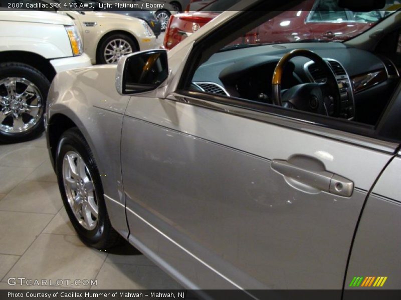 Light Platinum / Ebony 2007 Cadillac SRX 4 V6 AWD