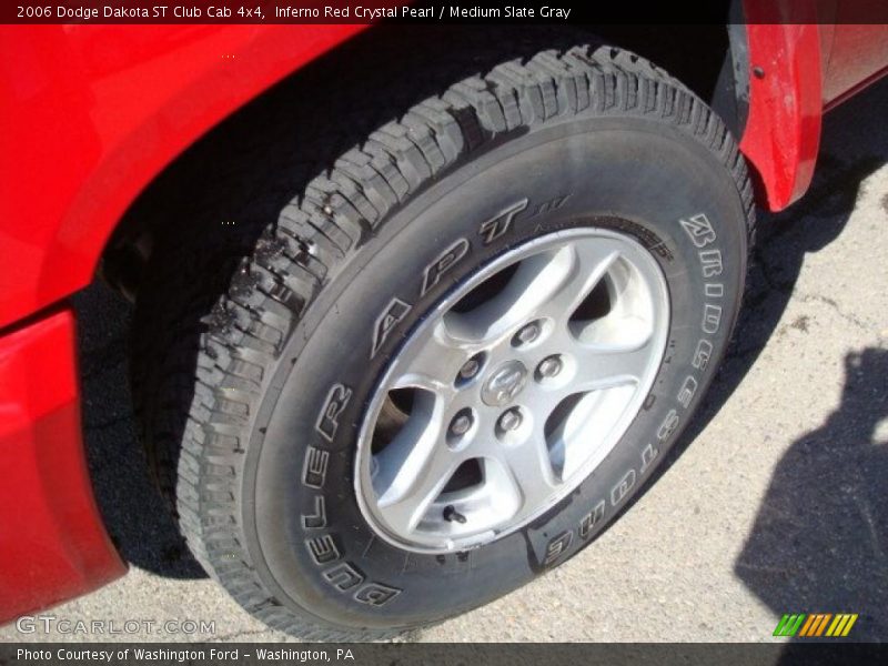 Inferno Red Crystal Pearl / Medium Slate Gray 2006 Dodge Dakota ST Club Cab 4x4