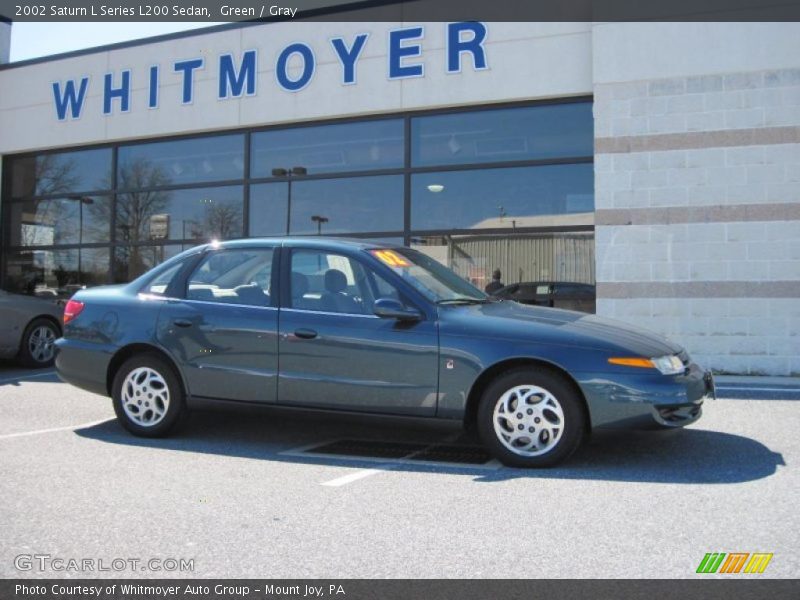 Green / Gray 2002 Saturn L Series L200 Sedan