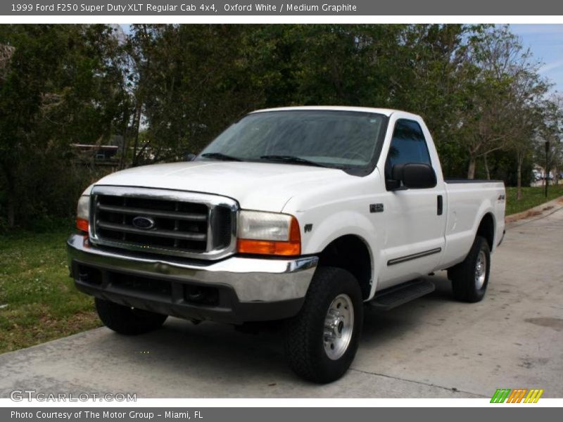 Oxford White / Medium Graphite 1999 Ford F250 Super Duty XLT Regular Cab 4x4