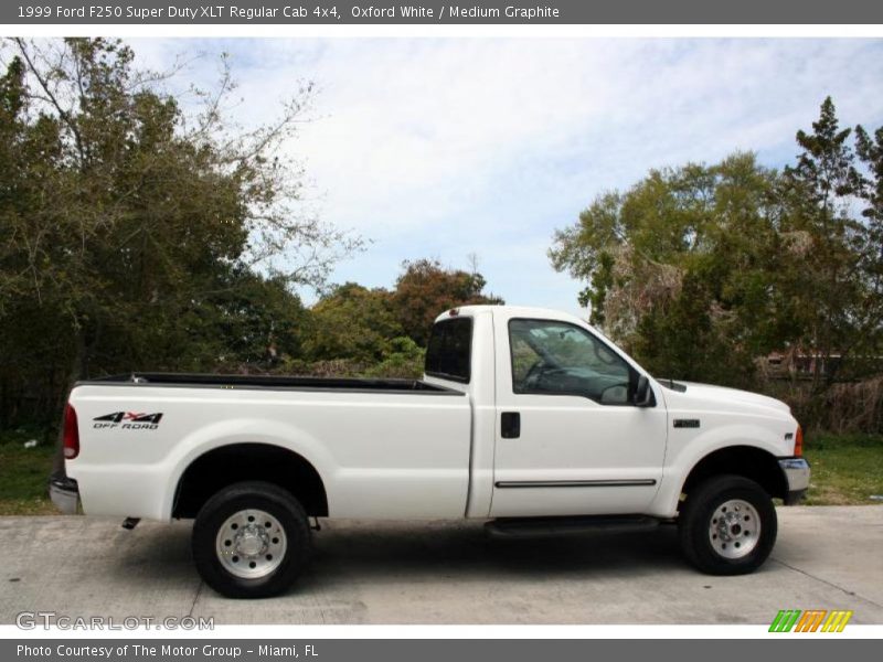 Oxford White / Medium Graphite 1999 Ford F250 Super Duty XLT Regular Cab 4x4
