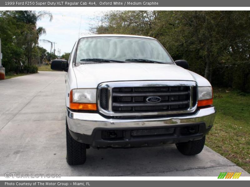 Oxford White / Medium Graphite 1999 Ford F250 Super Duty XLT Regular Cab 4x4