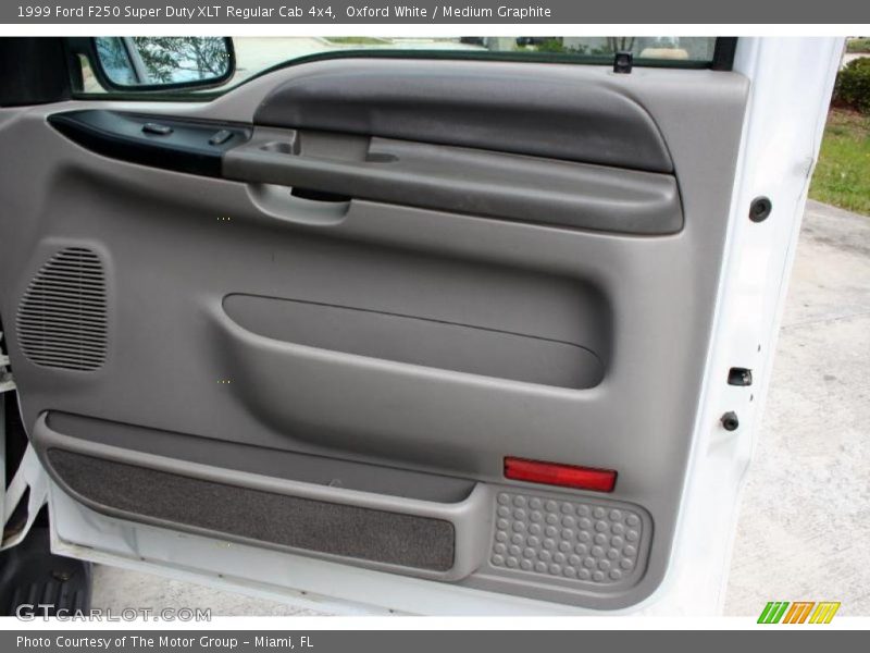 Oxford White / Medium Graphite 1999 Ford F250 Super Duty XLT Regular Cab 4x4