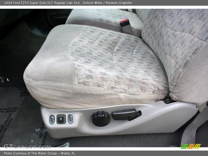 Oxford White / Medium Graphite 1999 Ford F250 Super Duty XLT Regular Cab 4x4