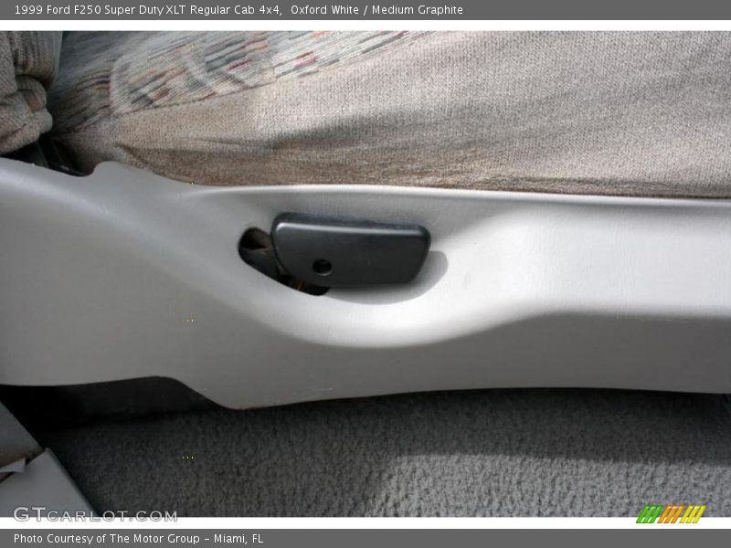Oxford White / Medium Graphite 1999 Ford F250 Super Duty XLT Regular Cab 4x4