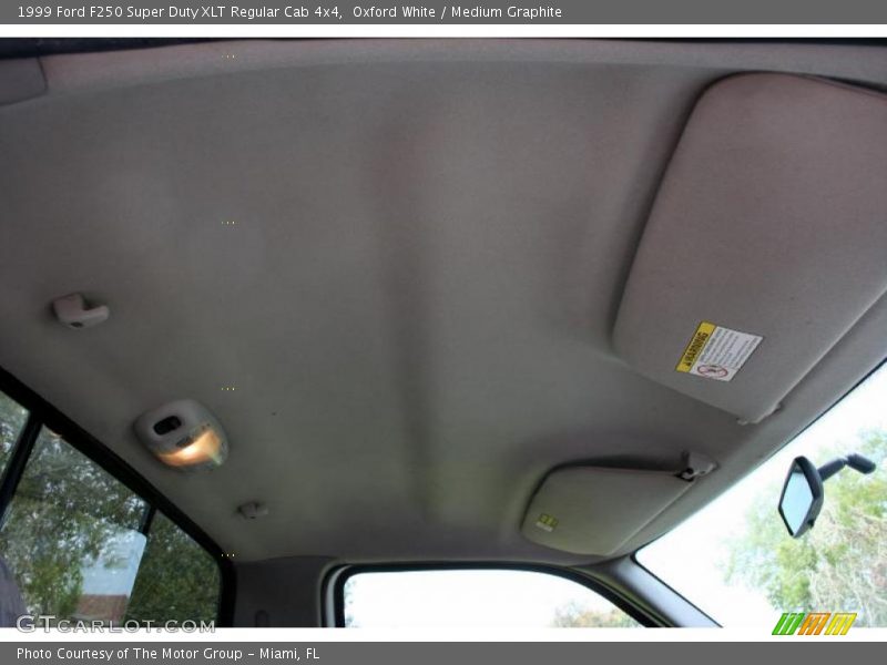 Oxford White / Medium Graphite 1999 Ford F250 Super Duty XLT Regular Cab 4x4