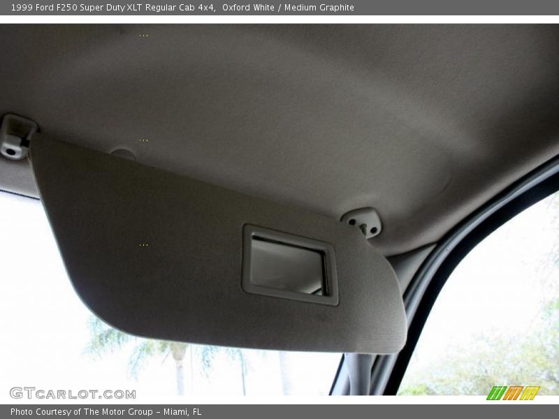 Oxford White / Medium Graphite 1999 Ford F250 Super Duty XLT Regular Cab 4x4