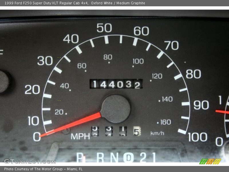Oxford White / Medium Graphite 1999 Ford F250 Super Duty XLT Regular Cab 4x4
