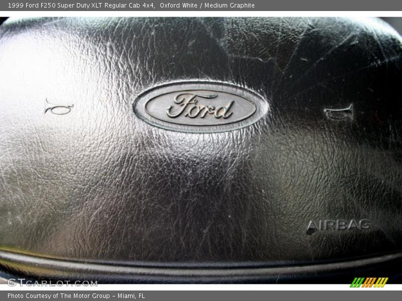 Oxford White / Medium Graphite 1999 Ford F250 Super Duty XLT Regular Cab 4x4