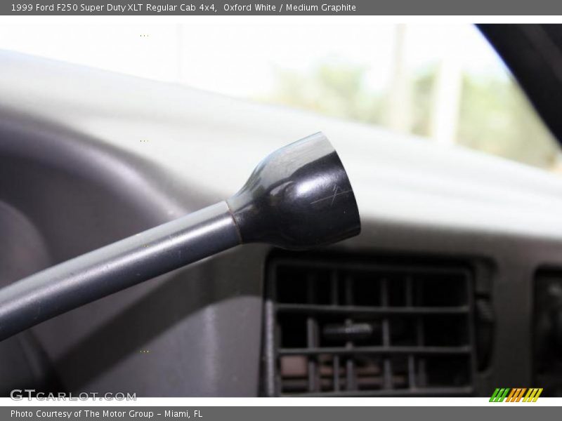 Oxford White / Medium Graphite 1999 Ford F250 Super Duty XLT Regular Cab 4x4