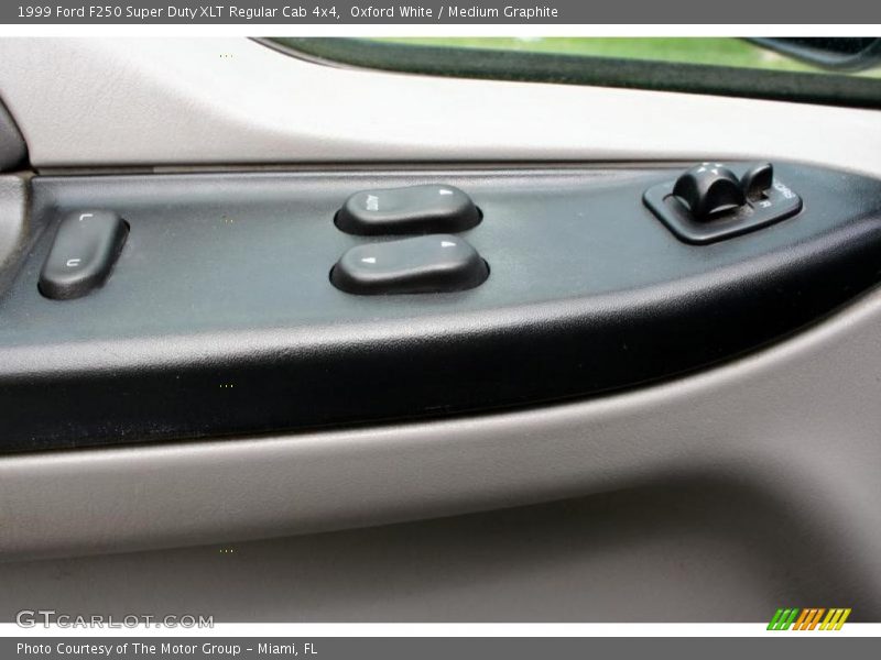 Oxford White / Medium Graphite 1999 Ford F250 Super Duty XLT Regular Cab 4x4