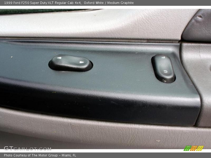 Oxford White / Medium Graphite 1999 Ford F250 Super Duty XLT Regular Cab 4x4