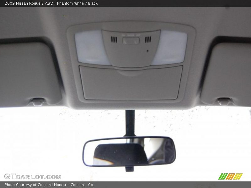 Phantom White / Black 2009 Nissan Rogue S AWD