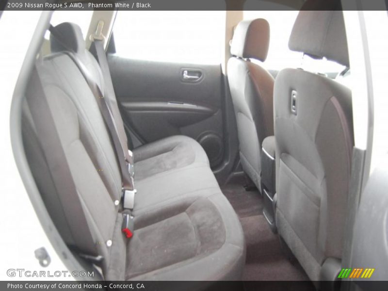 Phantom White / Black 2009 Nissan Rogue S AWD