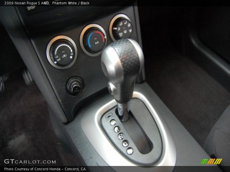 Phantom White / Black 2009 Nissan Rogue S AWD