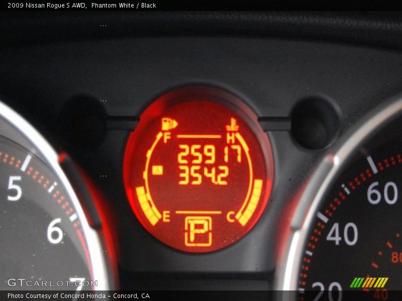 Phantom White / Black 2009 Nissan Rogue S AWD