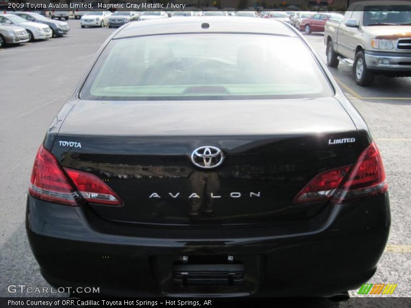 Magnetic Gray Metallic / Ivory 2009 Toyota Avalon Limited