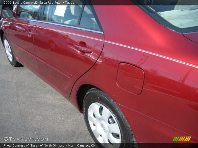 Salsa Red Pearl / Taupe 2002 Toyota Camry LE