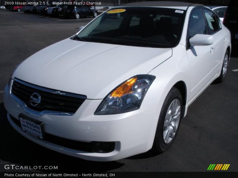 Winter Frost Pearl / Charcoal 2009 Nissan Altima 2.5 S