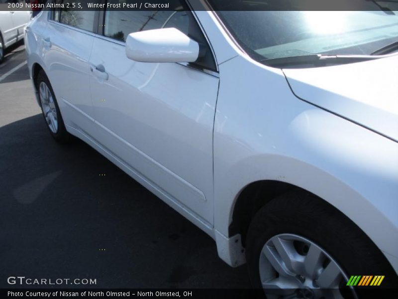 Winter Frost Pearl / Charcoal 2009 Nissan Altima 2.5 S
