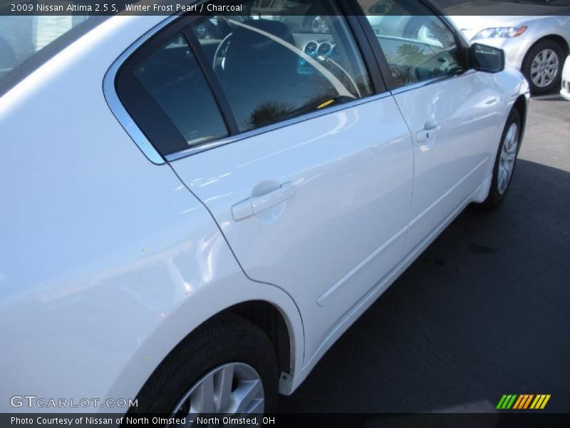 Winter Frost Pearl / Charcoal 2009 Nissan Altima 2.5 S