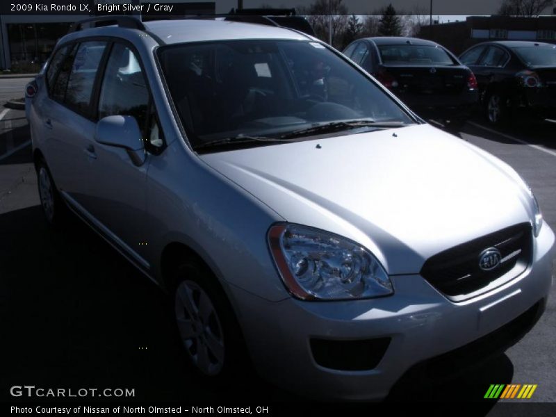 Bright Silver / Gray 2009 Kia Rondo LX