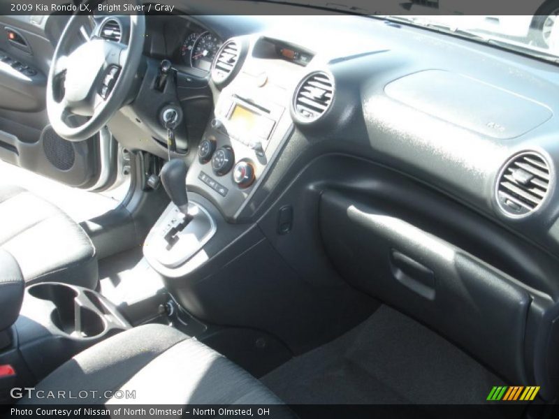 Bright Silver / Gray 2009 Kia Rondo LX