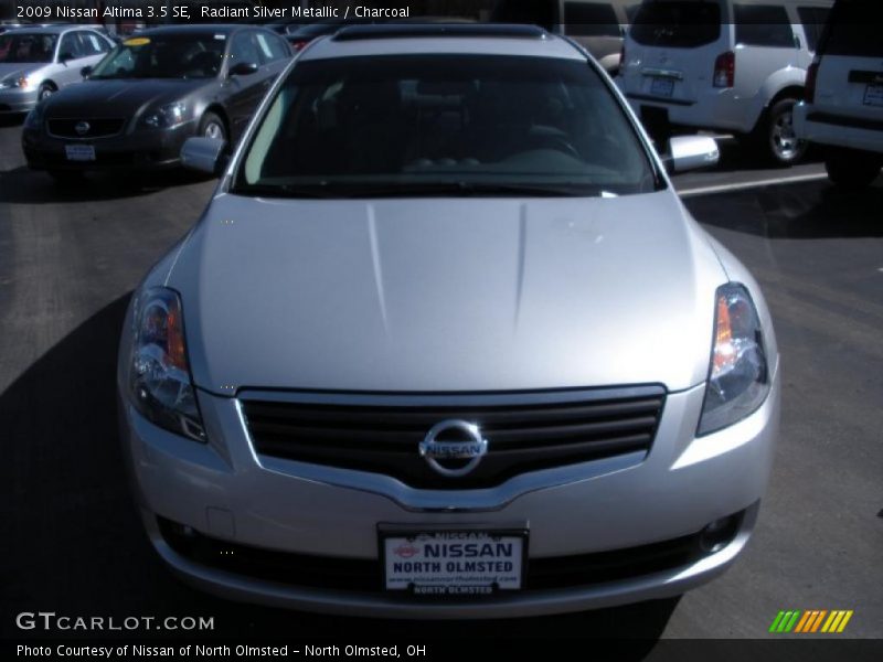 Radiant Silver Metallic / Charcoal 2009 Nissan Altima 3.5 SE