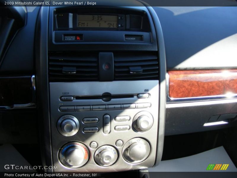 Dover White Pearl / Beige 2009 Mitsubishi Galant ES
