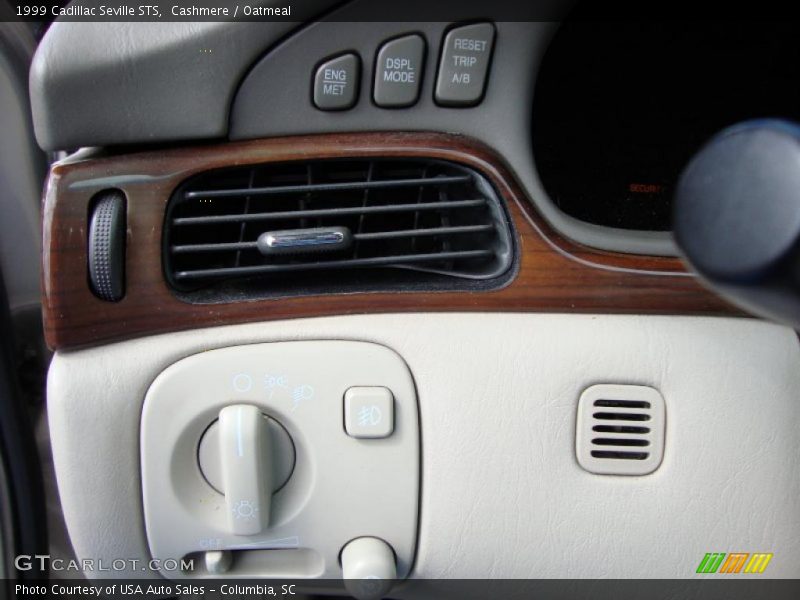 Cashmere / Oatmeal 1999 Cadillac Seville STS