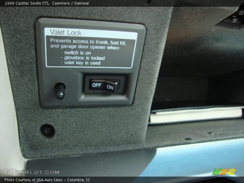 Cashmere / Oatmeal 1999 Cadillac Seville STS