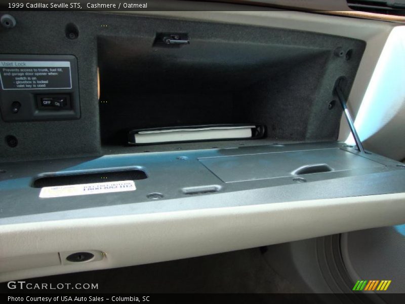 Cashmere / Oatmeal 1999 Cadillac Seville STS