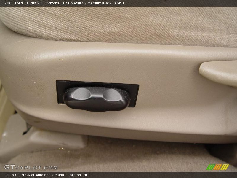 Arizona Beige Metallic / Medium/Dark Pebble 2005 Ford Taurus SEL