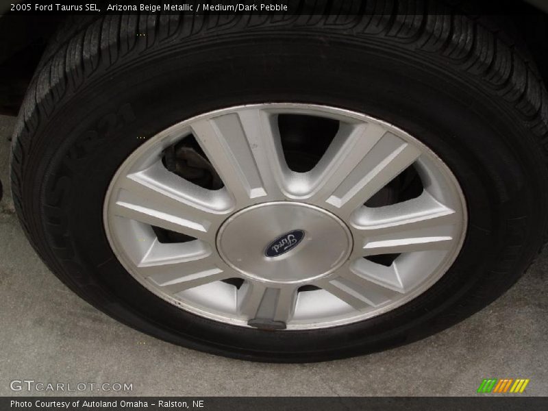 Arizona Beige Metallic / Medium/Dark Pebble 2005 Ford Taurus SEL