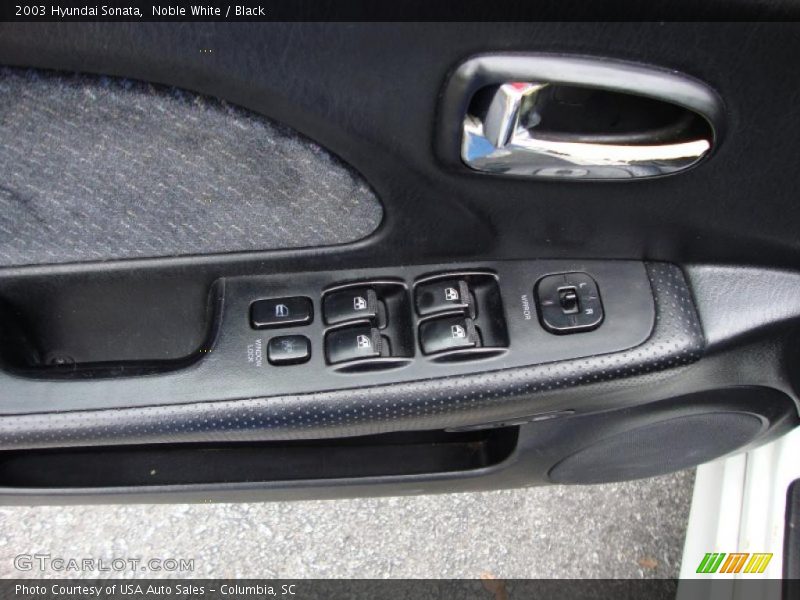 Noble White / Black 2003 Hyundai Sonata