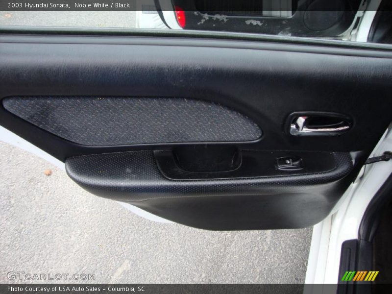 Noble White / Black 2003 Hyundai Sonata