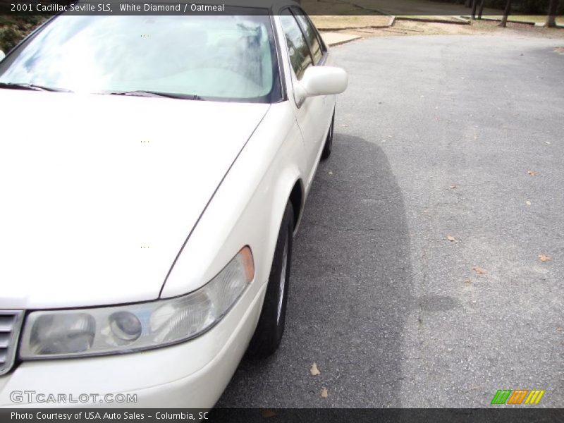 White Diamond / Oatmeal 2001 Cadillac Seville SLS