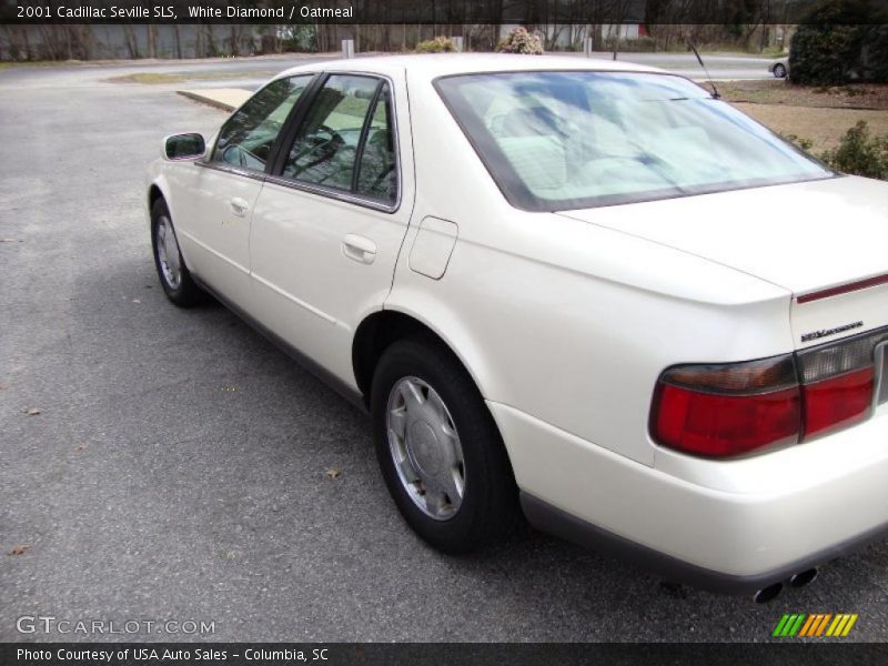 White Diamond / Oatmeal 2001 Cadillac Seville SLS