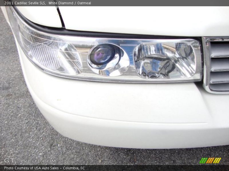 White Diamond / Oatmeal 2001 Cadillac Seville SLS