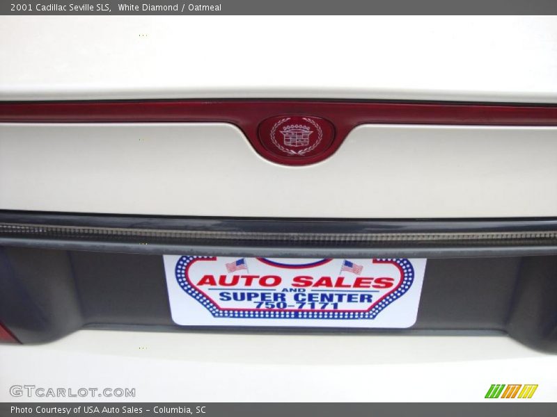 White Diamond / Oatmeal 2001 Cadillac Seville SLS