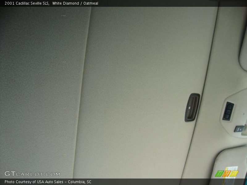 White Diamond / Oatmeal 2001 Cadillac Seville SLS