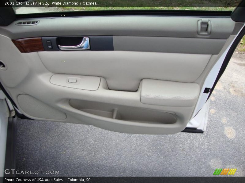White Diamond / Oatmeal 2001 Cadillac Seville SLS