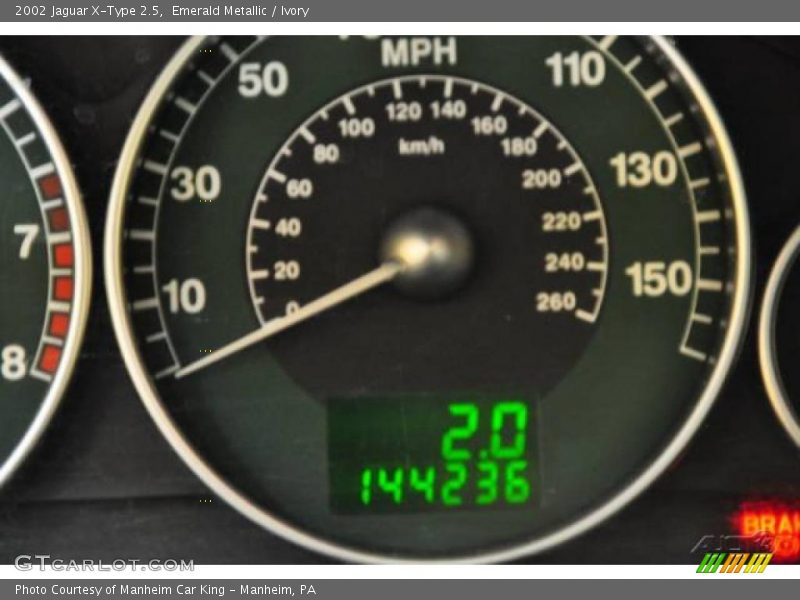 Emerald Metallic / Ivory 2002 Jaguar X-Type 2.5