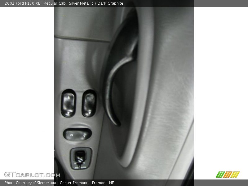 Silver Metallic / Dark Graphite 2002 Ford F150 XLT Regular Cab