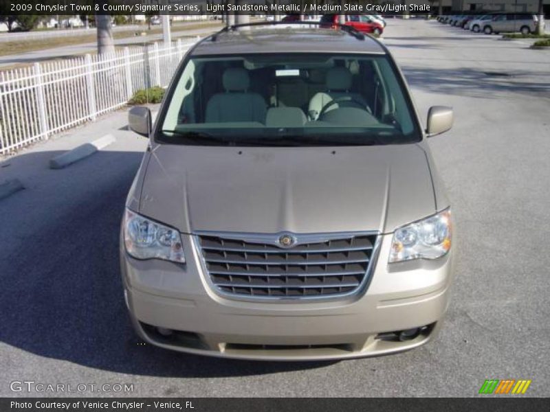 Light Sandstone Metallic / Medium Slate Gray/Light Shale 2009 Chrysler Town & Country Signature Series